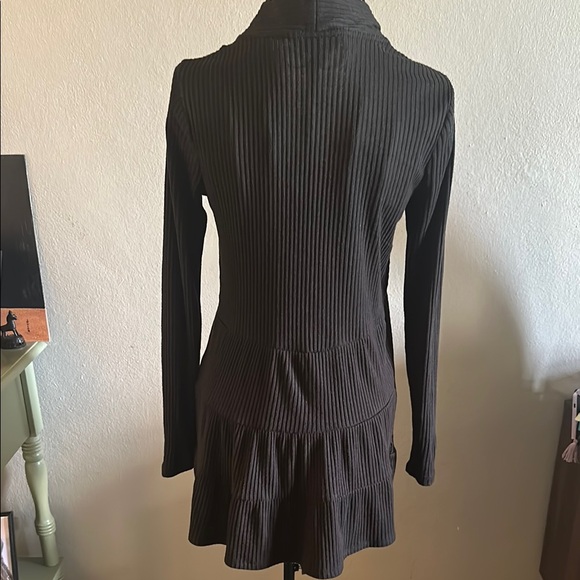 Black Ribbed Open Front Cardigan with Ruffle Bottom. - Picture 6 of 9